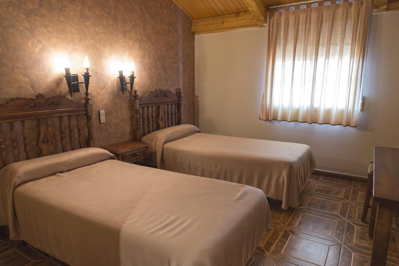 Hotel-Restaurante La Sima Castillo de Garcimunoz Ngoại thất bức ảnh